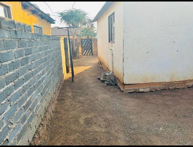 2 BEDROOM HOUSE FOR SALE IN SOSHANGUVE SOUTH